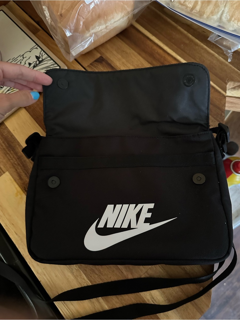 Nike Black Crossbody Messenger Bag with White Logo - Picture 2 of 3